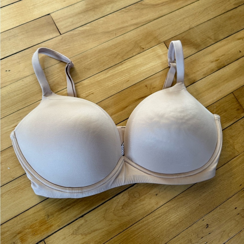 Victoria’s‎ Secret body by Victoria beige bra
